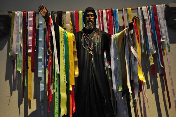 Altar decorado na catedral de Mérida, no sul do México